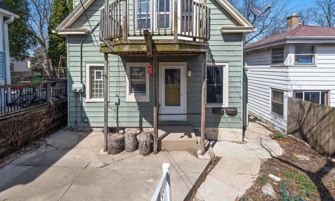 Bay View Apartment | Peaceful 1 Bedroom in Bayview!