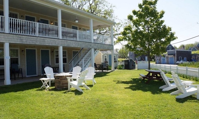 Block Island Condo | Peaceful 1BR Condo in Island Manor Resort