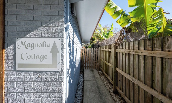 Coffs Harbour Cottage | Peaceful 2BR cottage in heart of Coffs. Family friendly spacious patio and yard.