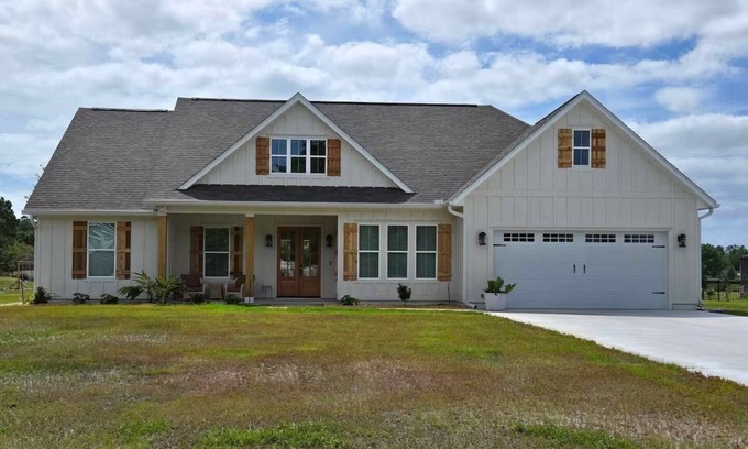 Kingsland House | Peaceful 3-bed, 3 bath house with AC in charming Kingsland