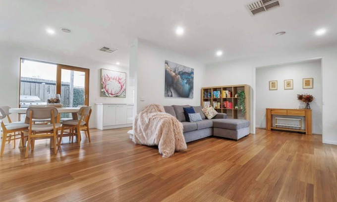Somerville House | Peaceful 3 Bedroom Home in Somerville