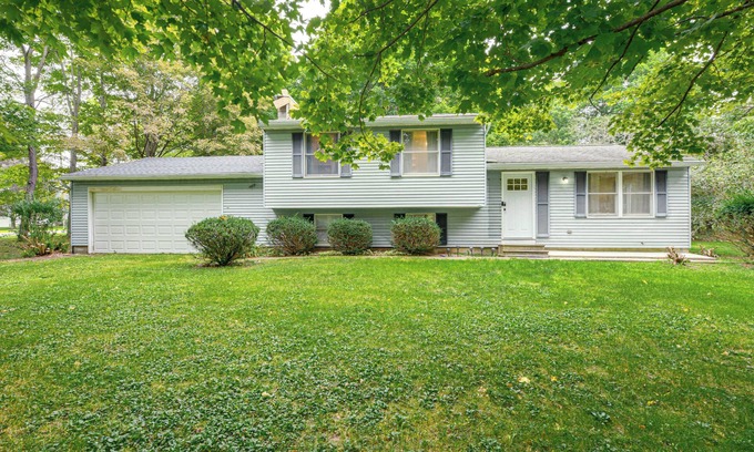 Allegany House | Peaceful Allegany Home, Walk to SBU!