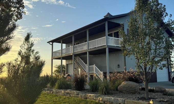 Williamsburg House | Peaceful and Cozy Country Retreat w/views