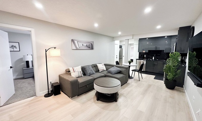 Southeast Calgary Apartment | Peaceful and Private Apartment