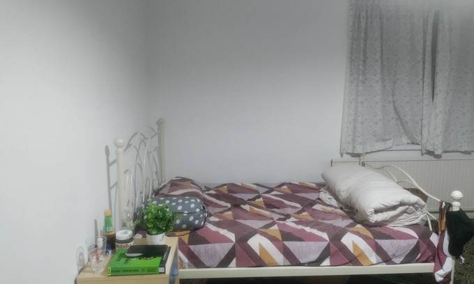 Roath House | Peaceful and Private room in Cardiff