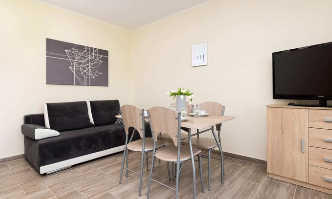 Wrzosowo Apartment | Peaceful Apartment Wrzosowo Bay with Parking by Noclegi Renters