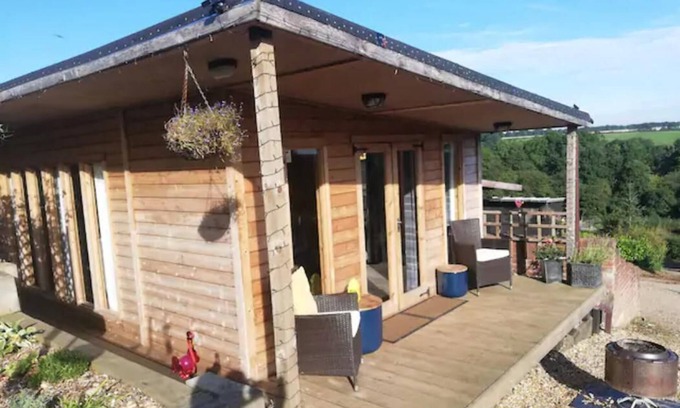 Skegby Cottage | Peaceful Cabin in Skegby -Sleeps2- Firer Pit