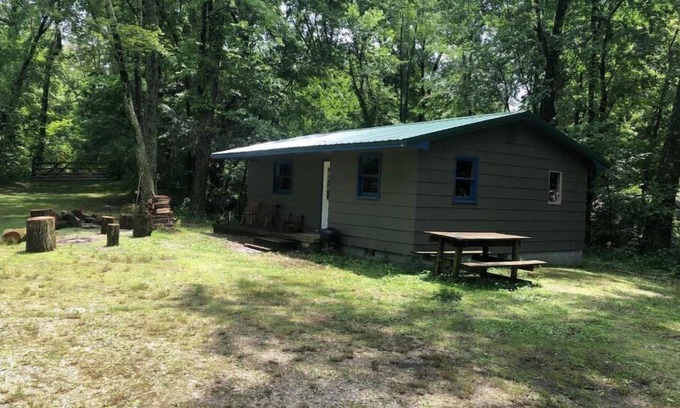 Westphalia Cabin | Peaceful Cabin By The Lake