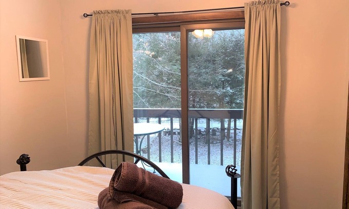 Pocono Lake House | Peaceful Cabin for Large Family Lake and Mountain Getaways!