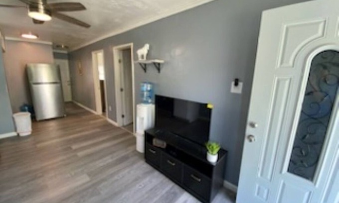 Hugo House | Peaceful Cottage home just 6 minutes from Choctaw Casino