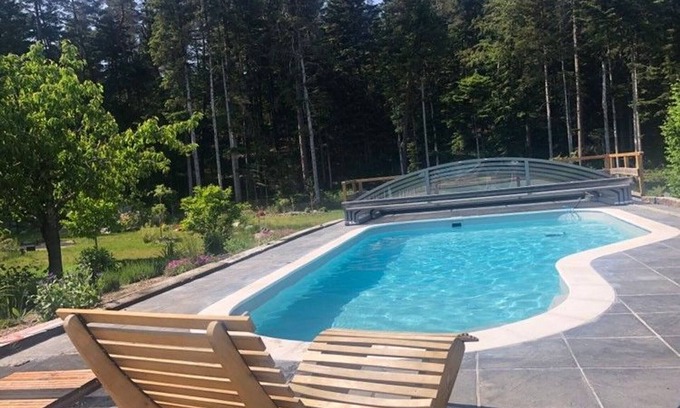Saint-Remy Cottage | Peaceful cottage with pool, terrace, and Wifi in the forest for 4 guests