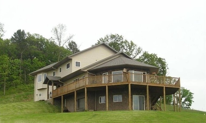Sparta Apartment | Peaceful Country Comfort W Panoramic Views of Big Creek Valley