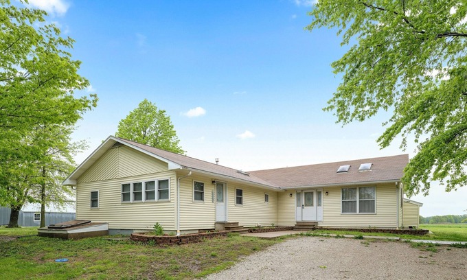 Horton House | Peaceful Country Home near Sheldon, MO