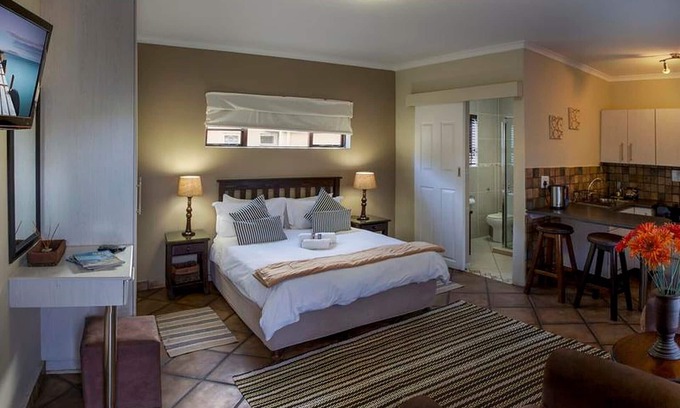 Humewood Bed & Breakfast | Peaceful guest room with double bed and kitchen, near Port Elizabeth