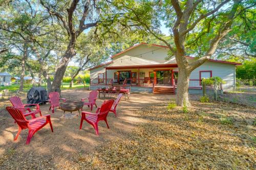 San Antonio House | Peaceful Helotes Cabin Fire Pit, 9 Mi to Old Town