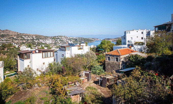 Golturkbuku Apartment | Peaceful Home with Amazing View in Golturkbuku