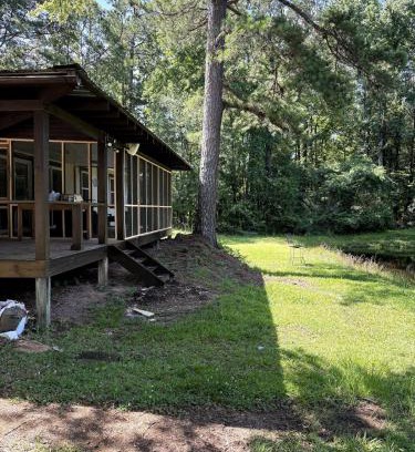 Newnan House | Peaceful Lake House