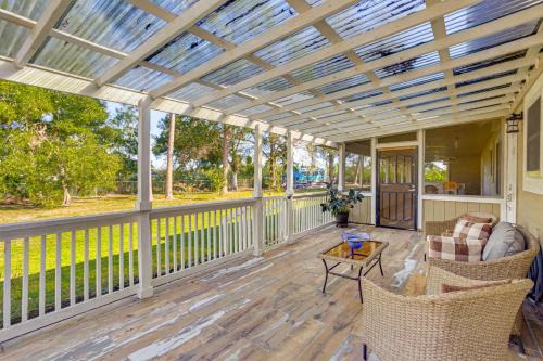 Hunt Club Apartment | Peaceful Loxahatchee Apartment with Covered Porch