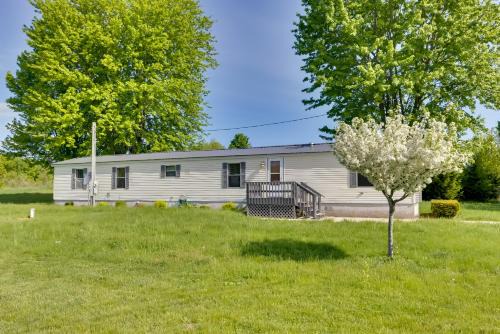 Walkerville House | Peaceful MI Home on 1 Acre Pets Welcome!