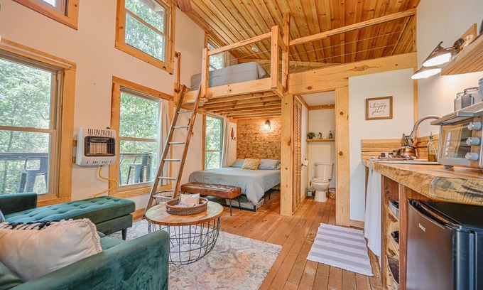 Boles Cabin | Peaceful Pines Treehouse