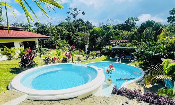 Chachagua House | Peaceful Private Villas with Pool near La Fortuna! - Perfect for Large Groups