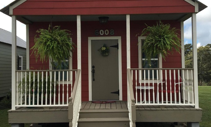 Iberia Parish Cottage | Peaceful, Private Cottage on Bayou Teche