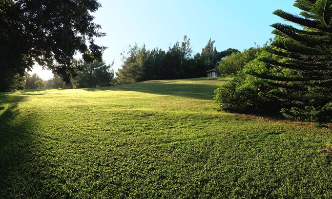 Pauwela Apartment | Peaceful & Private Studio - 12 Acre Hobby Organic Fruit Farm - Beach 10min