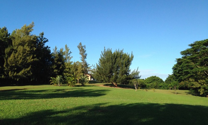 Pauwela Apartment | Peaceful & Private Studio - 12 Acre Hobby Organic Fruit Farm - Beach 10min