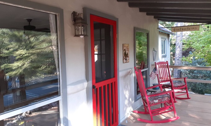 Crestline House | Peaceful, Quite Location ! Close to Everything! "31 Day Minimum"