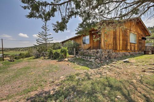 Springerville House | Peaceful Ranch Cabin, 3 Mi to Becker Lake!