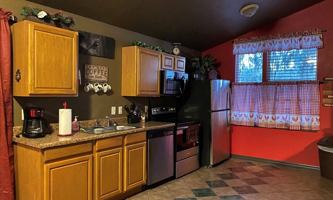 Geneva House | Peaceful ranch life! Come stay amongst the horses in your back yard