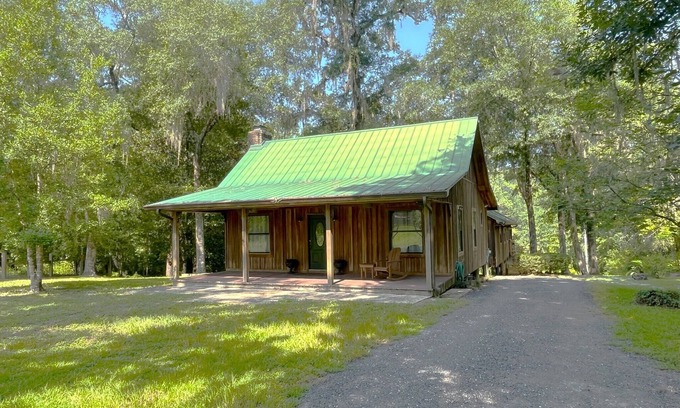 Nahunta House | Peaceful River RetreatnDirect access to the beautiful Satilla River