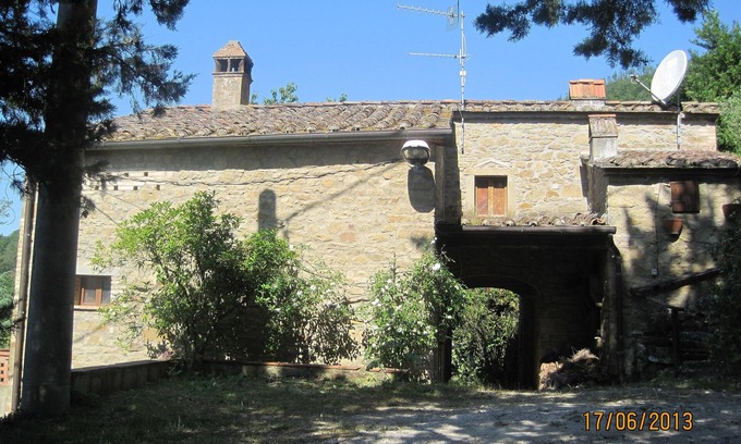 San Leo Bastia House | Peaceful rustic house with stunning views, garden and pergola.
