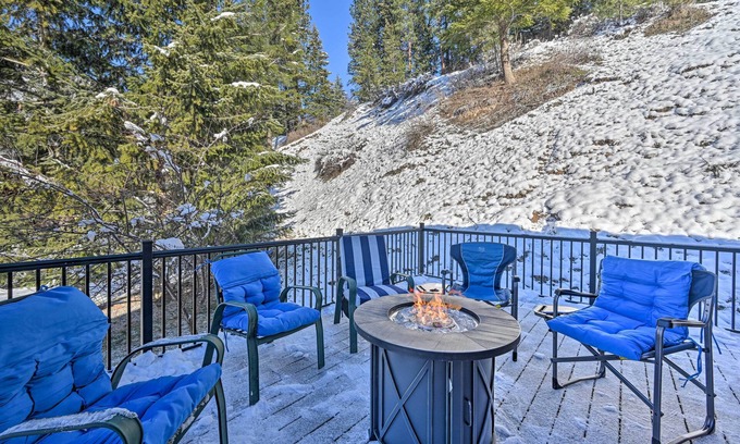 Superior House | Peaceful Superior Home w/Fire Pit & Mtn View