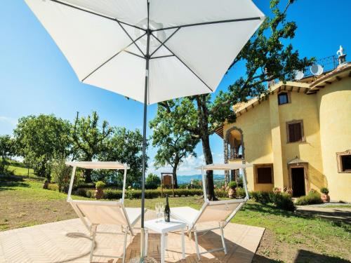 Montefiascone Villa | Peaceful Villa in Montefiascone with Bubble Bath