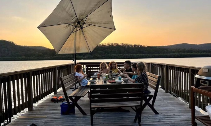 Central Coast Council Cottage | Peaceful Waterfront River Cottage with private Jetty only 90 minutes from Sydney