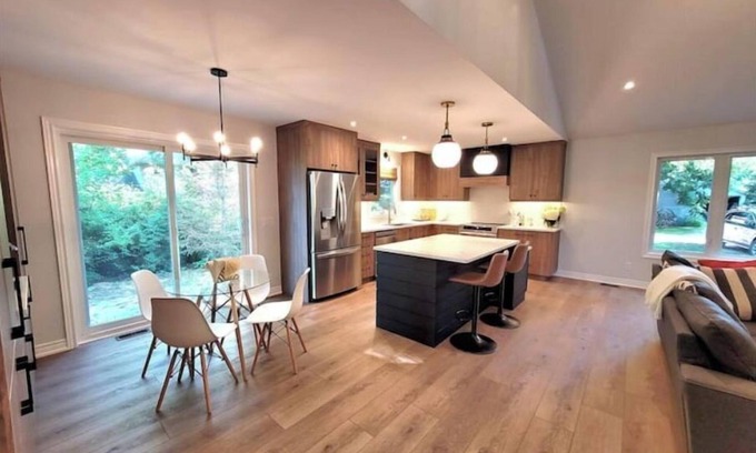 Vineland House | Peach View Retreat