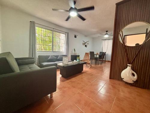 Downtown Cancun Apartment | Peach35 Apartamento centrico, 5 min de la playa
