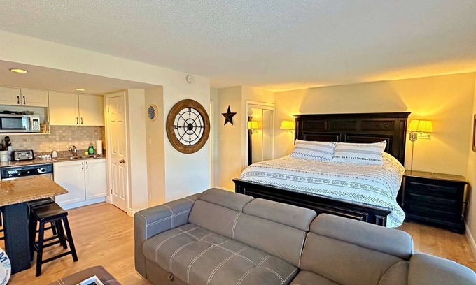 Craigleith Condo | Peakview Retreat - Ski In/Out