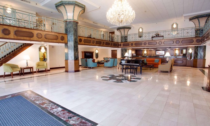 Downtown St. Louis Hotel | Pear Tree Inn St. Louis Convention Center