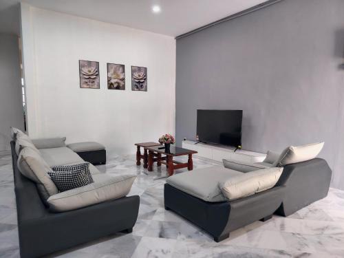 Si Rusa Villa | Pearl Villa Homestay Unit 7
