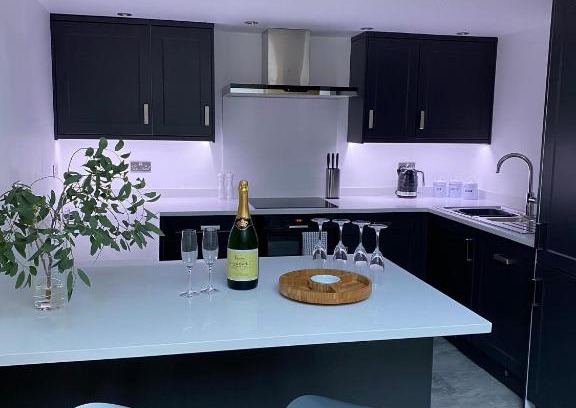 Deal Apartment | Pebble Beach Deal