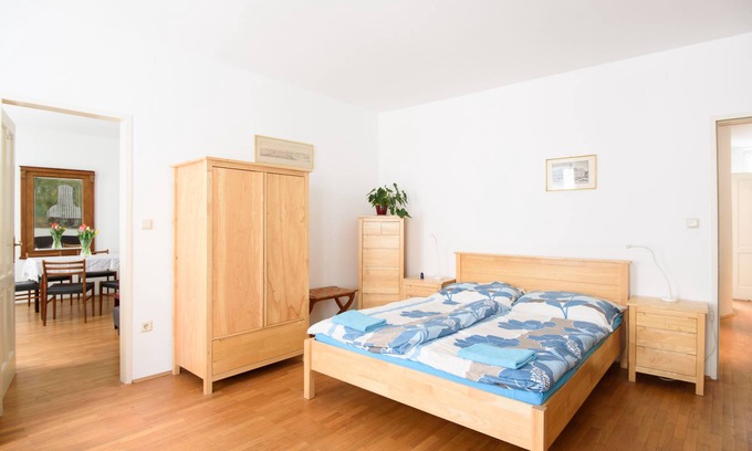 Neubau Apartment | Pedestrian zone in the city center, spacious and family-friendly apartment