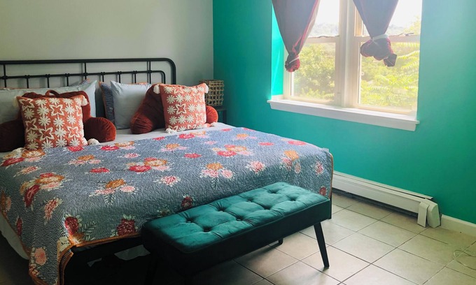 Peekskill House | Peekskill Apt 100%Walkable NYC 50mins Car & Train West Point 15mins RT6&9 2mins