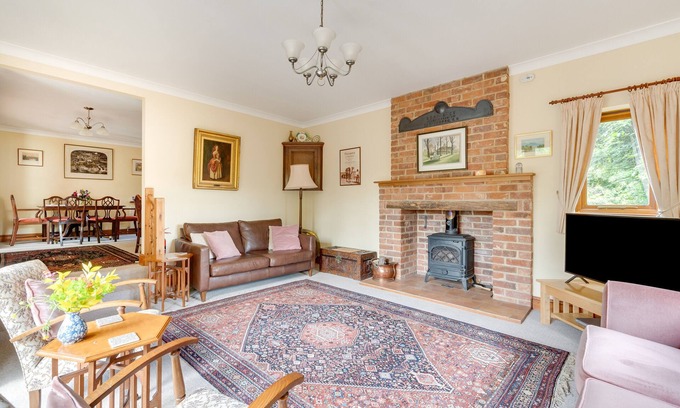 Elham House | Peels End - Three Bedroom House, Sleeps 6
