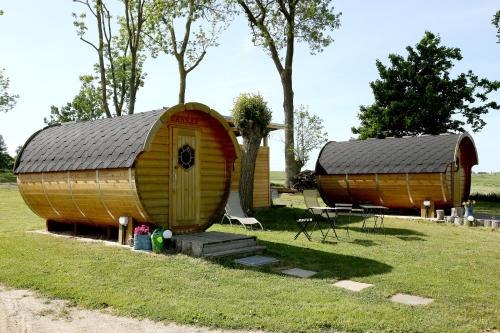 Jordenstorf Other | Peenehof Köppen - Schlaffässer Hannah oder Jette