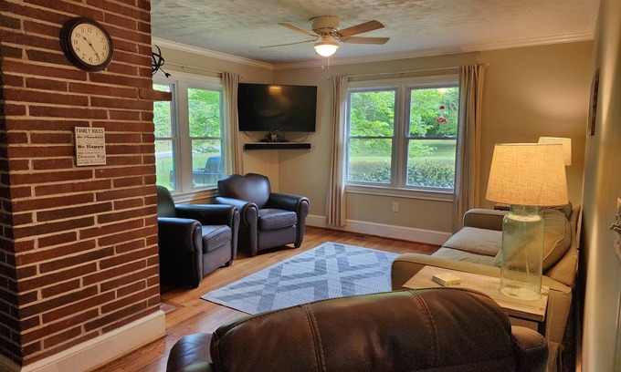 Golden Grove Cottage | Peggy's Cottage - 2BR/1BA, 18 minutes from downtown Greenville