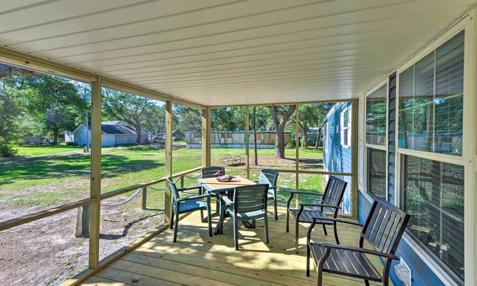 Harkers Island House | 'Pelican Place' Coastal Cottage Walk to Back Sound
