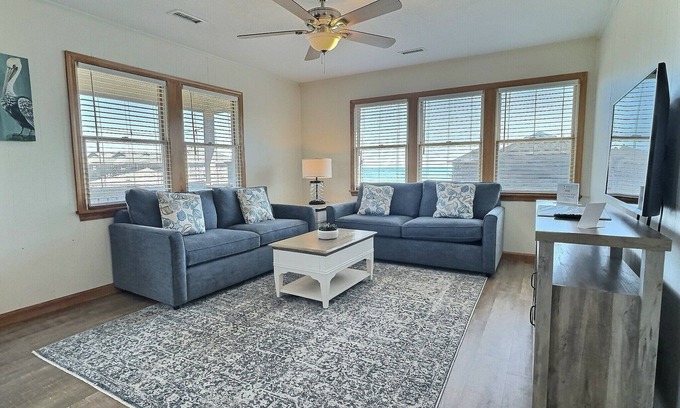 Buxton Cottage | Pelican Place Cottage- Short walk to beach- Community Pool & Spa