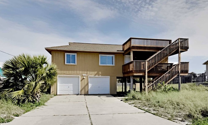 Toilla Segunda House | Pelican's Perch | Balcony, Grill, Amenities!